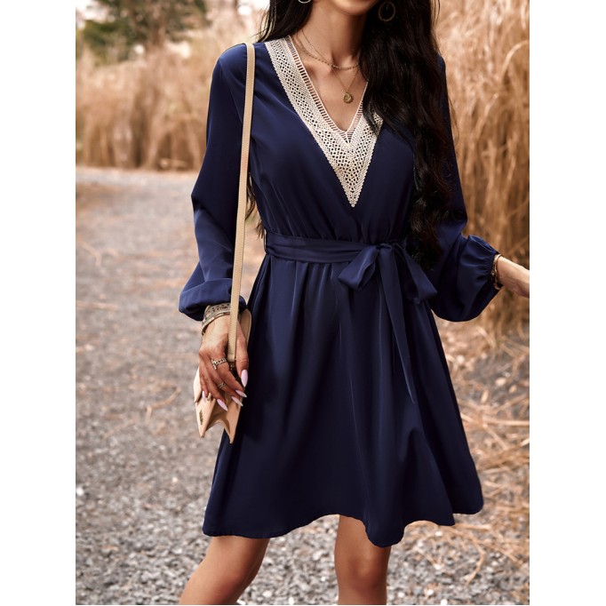 Elegant V-neck long sleeved dress