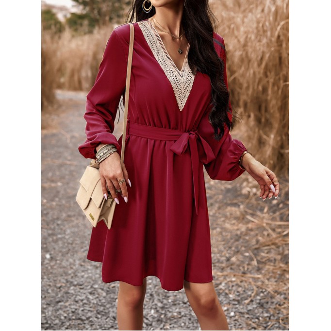 Elegant V-neck long sleeved dress