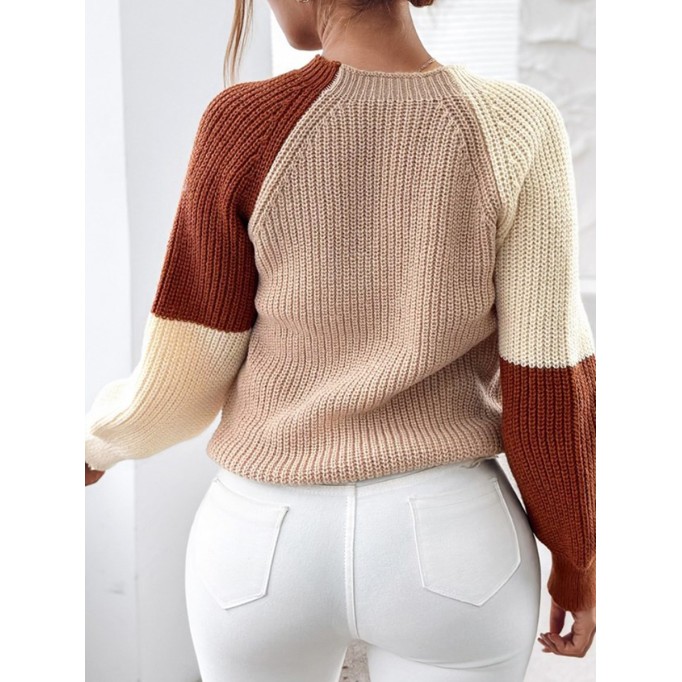 Simple market pullover sweater with rotator sleeves in contrasting colors