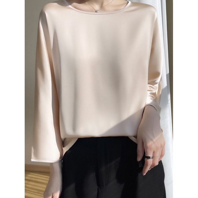 Simple satin shirt with crew neck pull-over