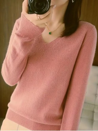 Simple sweater with pink V-neck pullover