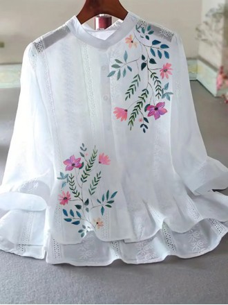 Vintage ladies position embroidered blouse blouse