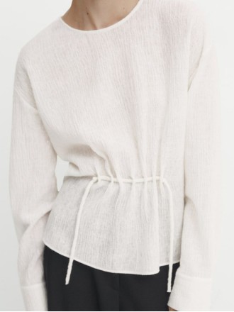 White crew neck pullover drawstring element shirt